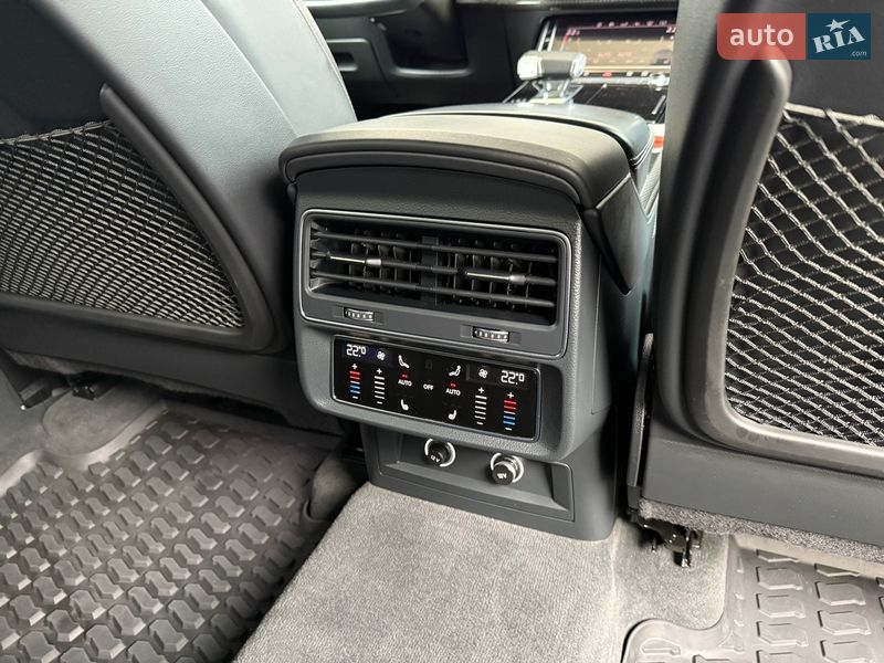 Внедорожник / Кроссовер Audi SQ8 2019 в Ровно