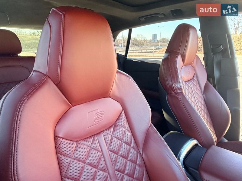 Внедорожник / Кроссовер Audi SQ8 2022 в Полтаве