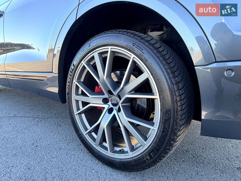 Внедорожник / Кроссовер Audi SQ8 2022 в Полтаве