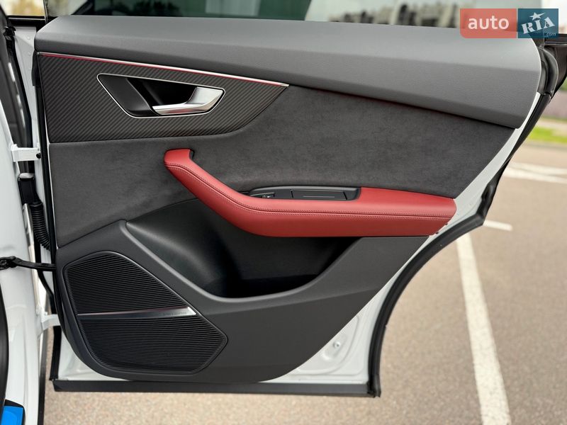 Внедорожник / Кроссовер Audi SQ8 2024 в Киеве