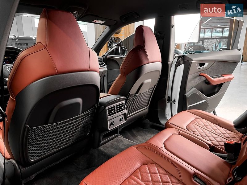 Внедорожник / Кроссовер Audi SQ8 2024 в Киеве