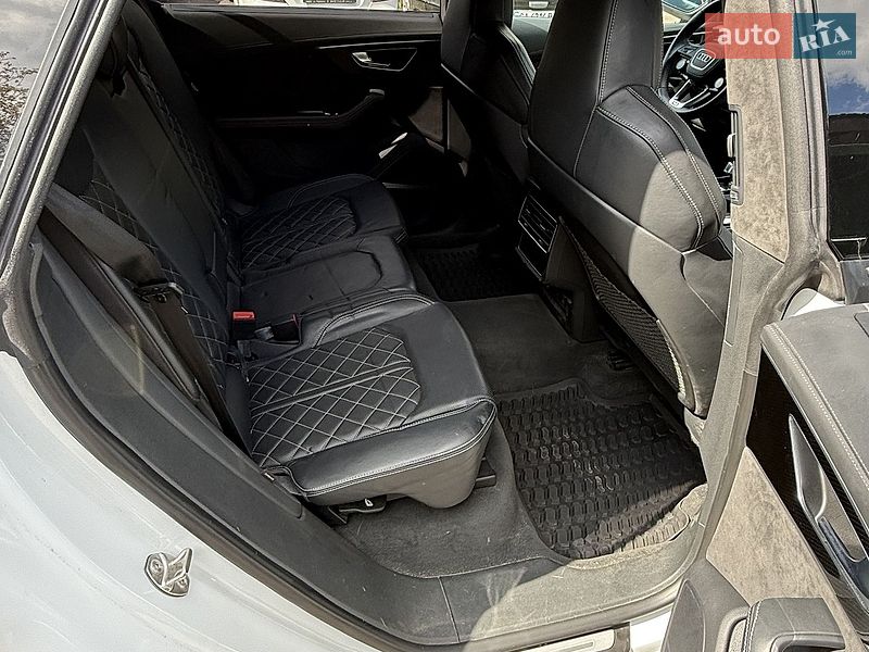Внедорожник / Кроссовер Audi SQ8 2021 в Киеве фото 17 Внедорожник / Кроссовер Audi SQ8 2021 в Киеве