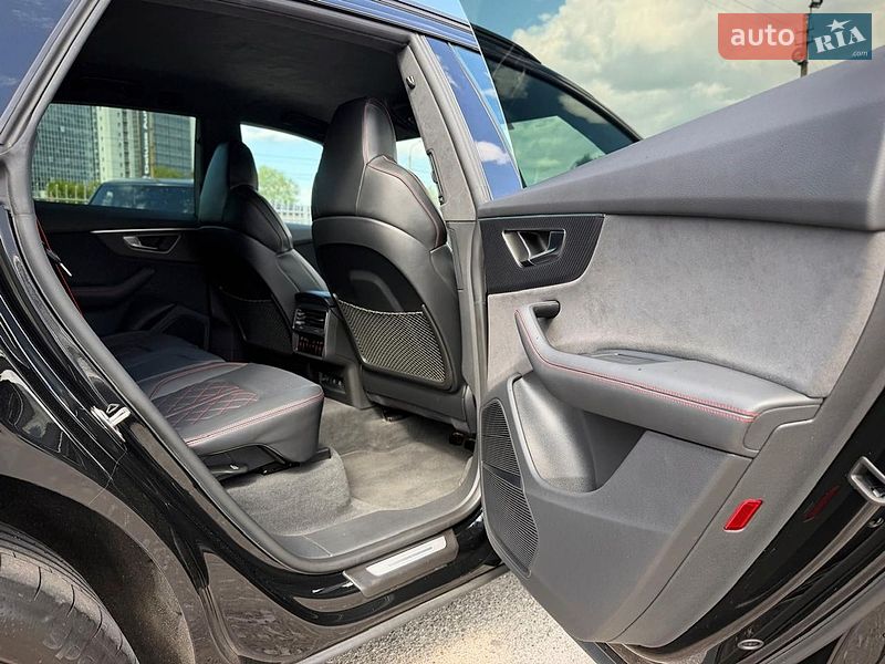 Внедорожник / Кроссовер Audi SQ8 2025 в Киеве