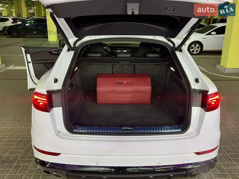 Внедорожник / Кроссовер Audi SQ8 2024 в Киеве