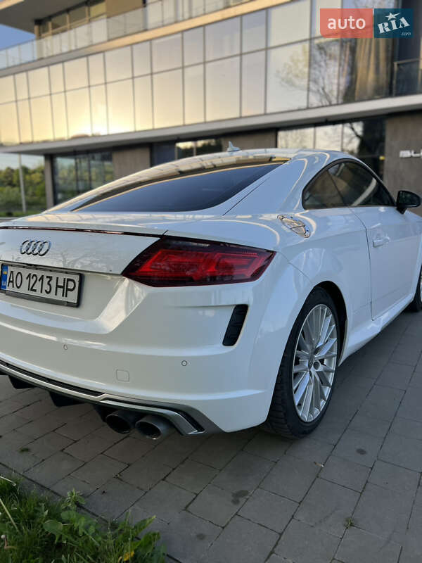 Купе Audi TT S 2016 в Ужгороде