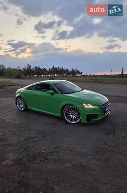 Купе Audi TT S 2016 в 