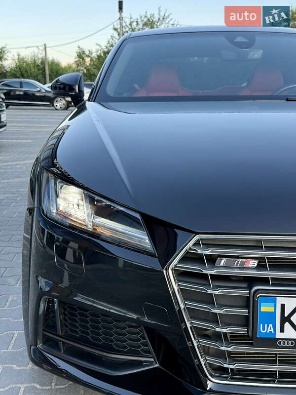 Купе Audi TT S 2015 в Киеве