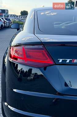 Купе Audi TT S 2015 в 