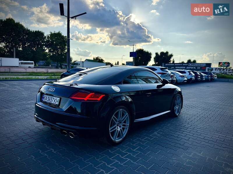 Купе Audi TT S 2015 в Киеве