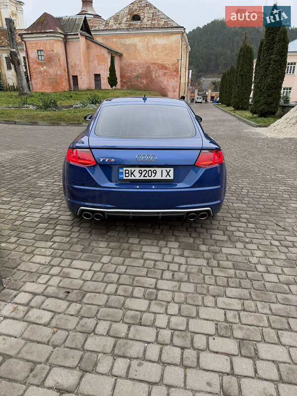 Купе Audi TT S 2016 в Кременце