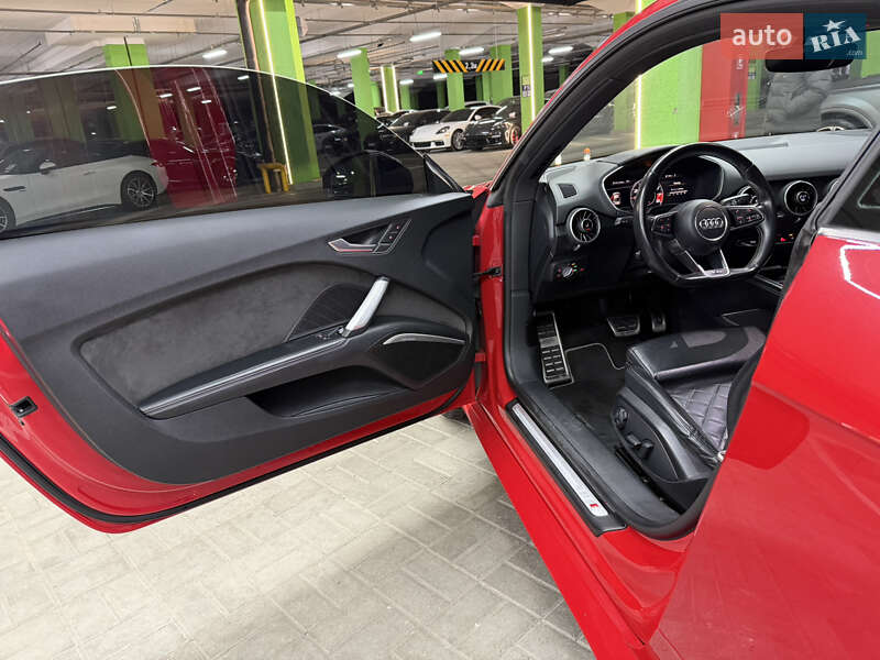 Купе Audi TT S 2016 в Киеве фото 9 Купе Audi TT S 2016 в Киеве