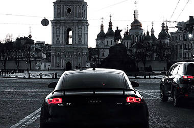Купе Audi TT 2010 в 