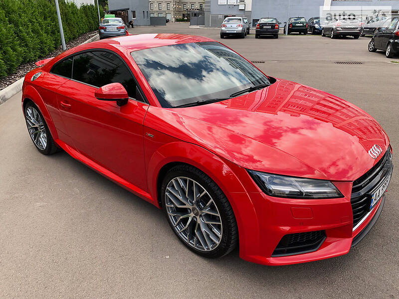 Купе Audi TT 2016 в 