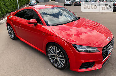 Купе Audi TT 2016 в 