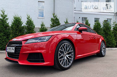 Купе Audi TT 2016 в 