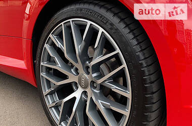 Купе Audi TT 2016 в 