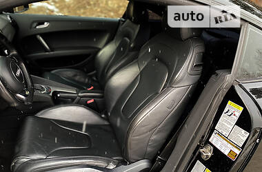 Купе Audi TT 2011 в 