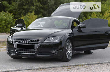 Купе Audi TT 2010 в 