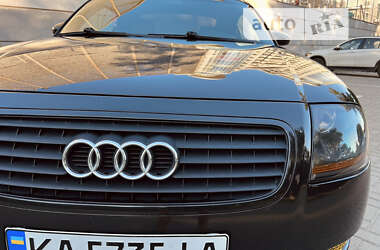 Купе Audi TT 2001 в 