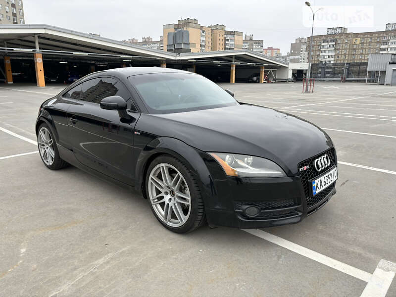 Купе Audi TT 2008 в 