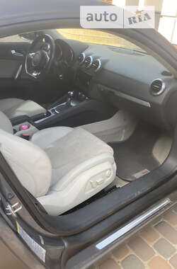 Купе Audi TT 2010 в 