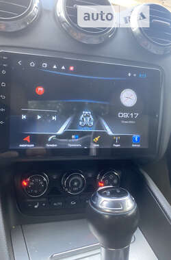 Купе Audi TT 2010 в 