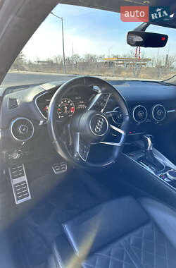 Купе Audi TT 2015 в 