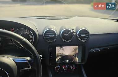 Купе Audi TT 2011 в 