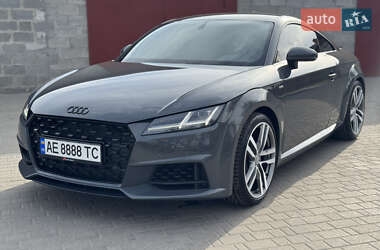 Купе Audi TT 2016 в 