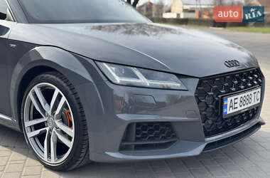 Купе Audi TT 2016 в 