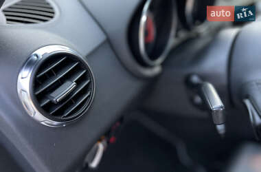 Купе Audi TT 2009 в 