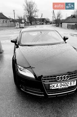 Купе Audi TT 2010 в 