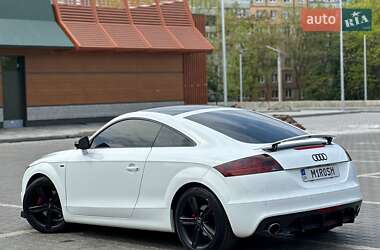 Купе Audi TT 2011 в 