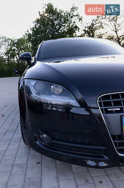 Купе Audi TT 2010 в 