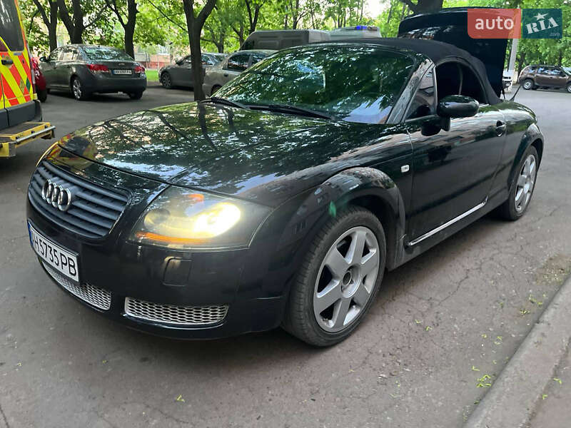 Родстер Audi TT 2001 в 