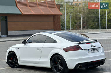 Купе Audi TT 2011 в 