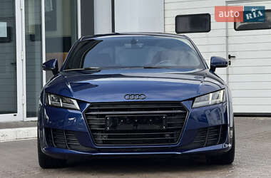 Купе Audi TT 2015 в 