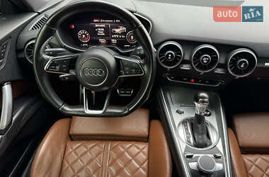 Купе Audi TT 2015 в 