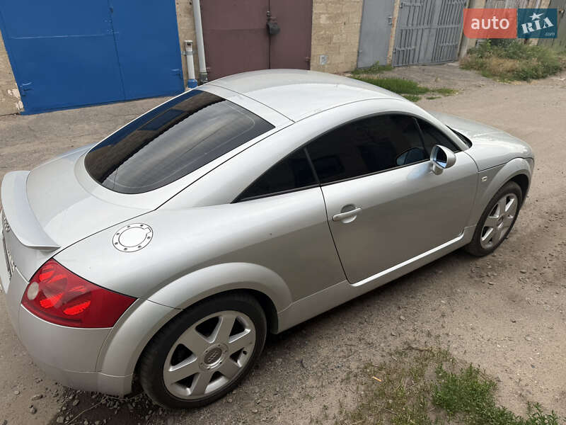 Купе Audi TT 1998 в Лохвице