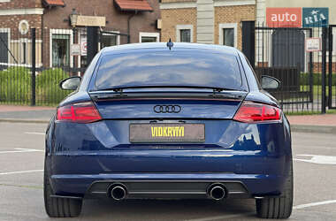 Купе Audi TT 2015 в 