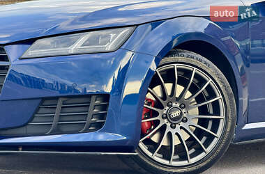 Купе Audi TT 2015 в 
