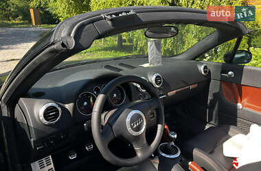 Купе Audi TT 2001 в 
