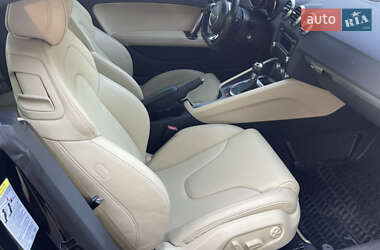 Купе Audi TT 2011 в 