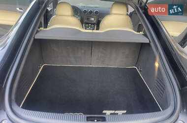 Купе Audi TT 2011 в 
