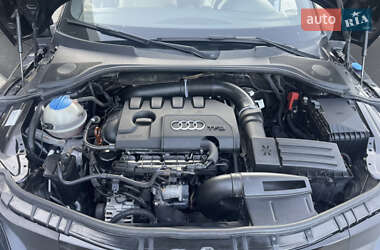 Купе Audi TT 2011 в 