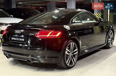 Купе Audi TT 2016 в 