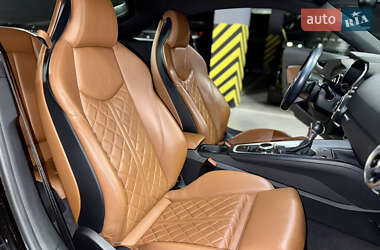 Купе Audi TT 2016 в 