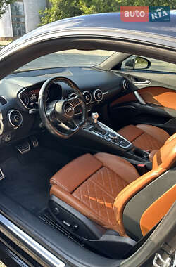 Купе Audi TT 2015 в 