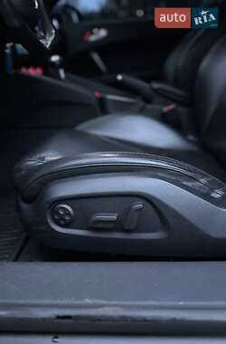 Купе Audi TT 2011 в 