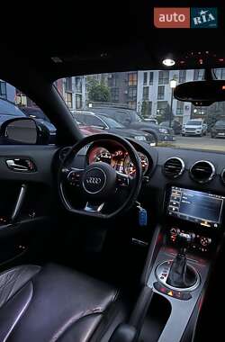 Купе Audi TT 2011 в 
